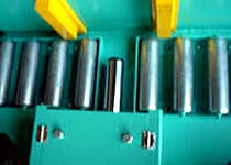 横型式プレスの写真