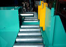 横型式プレスの写真